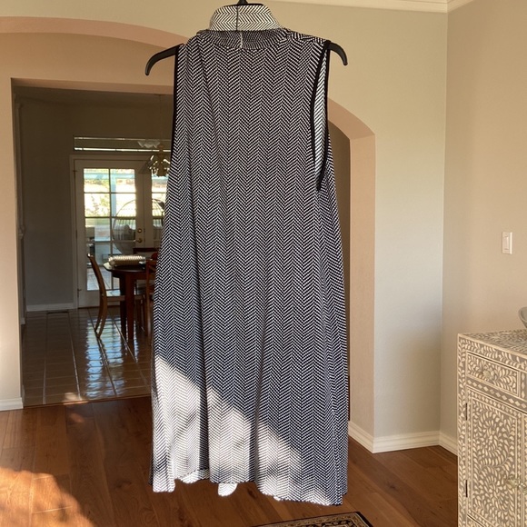 NWT Leo and Nicole Long Herringbone Vest - Picture 3 of 3
